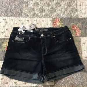 Super stretchy Jean shorts!